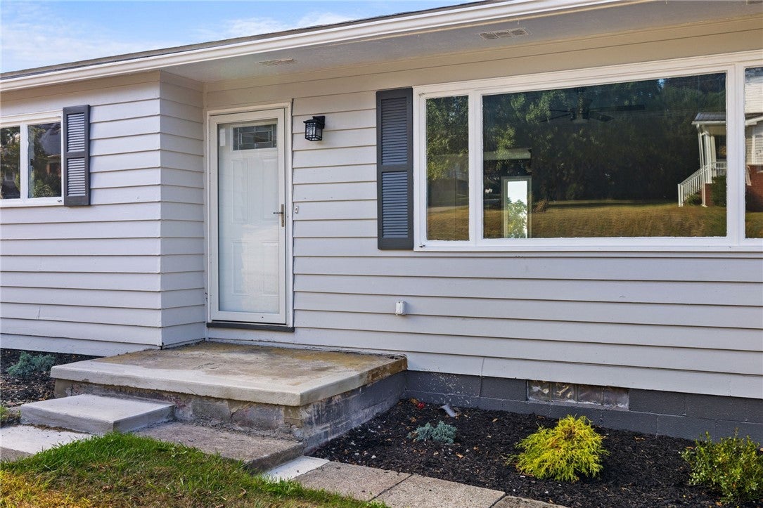 126 E Edison Avenue