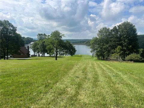 1395 Peninsula Drive Indian Lake Boro PA 15926