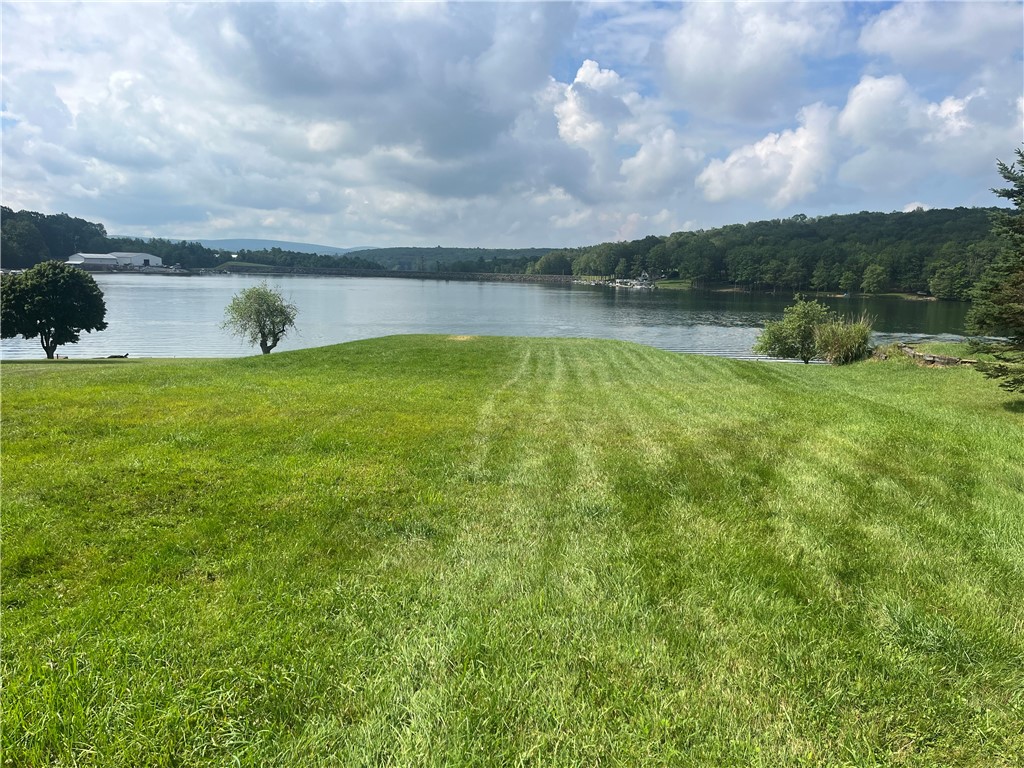 1395 Peninsula Drive