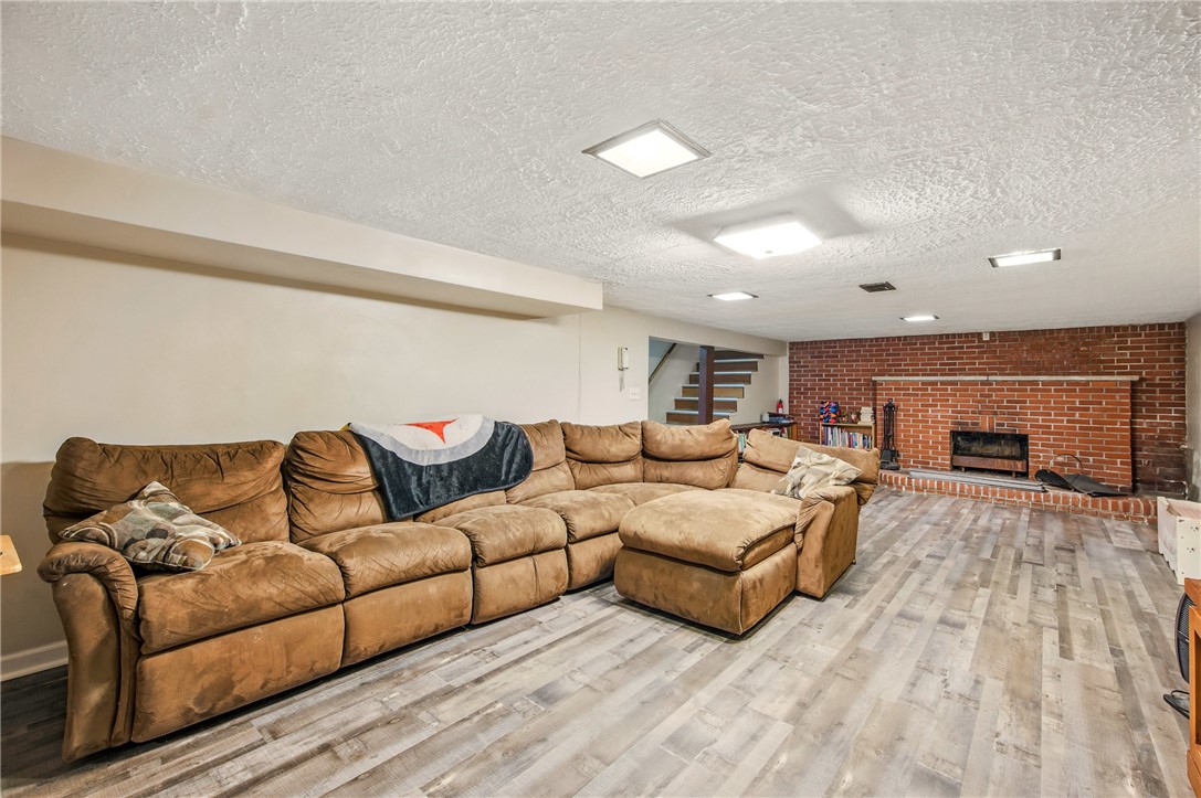 836 Karen Lane Ln, Hermitage, Pennsylvania image 25