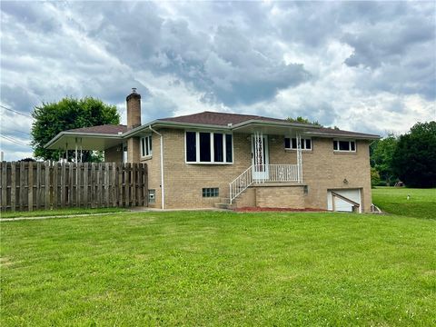 Photo of 206 Clinton Dr, Herminie, PA 15637 (MLS # 1762129)