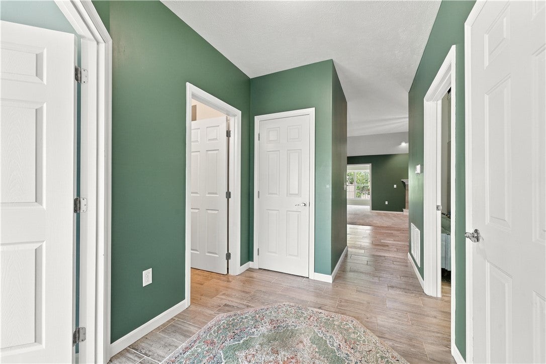 425 River Glen Dr