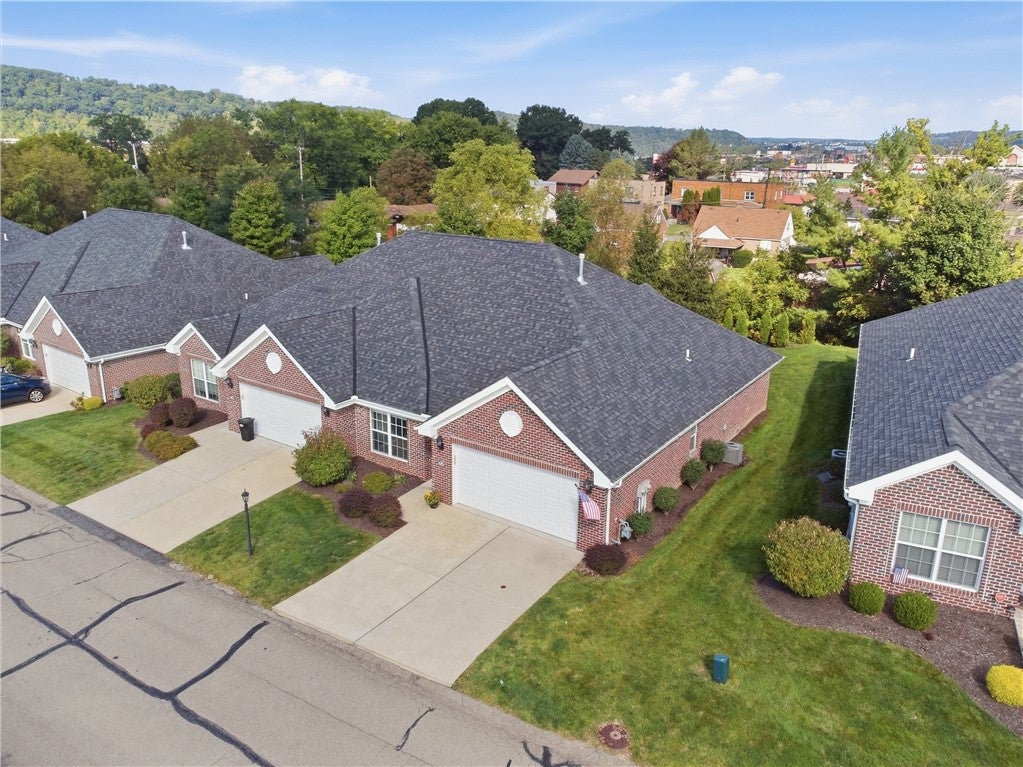425 River Glen Dr