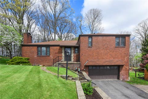 Photo of 131 Sylvania Dr, Pittsburgh, PA 15236 (MLS # 1759752)