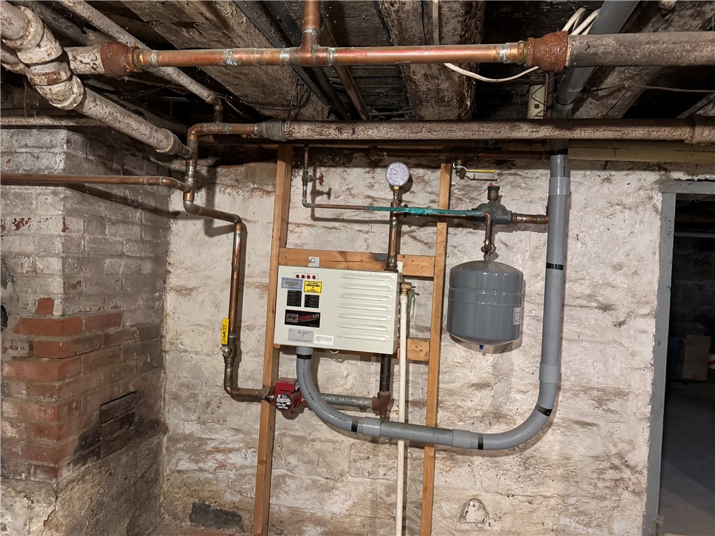 New Castle, Pennsylvania 16101, United States, 4 Bedrooms Bedrooms, ,2 BathroomsBathrooms,Residential,Active,203833