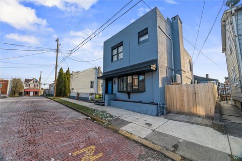 Photo of 309 Beech St, Vandergrift, PA 15690 (MLS # 1737178)