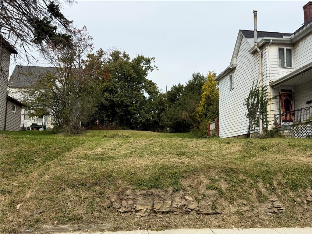 128 Hall Ave