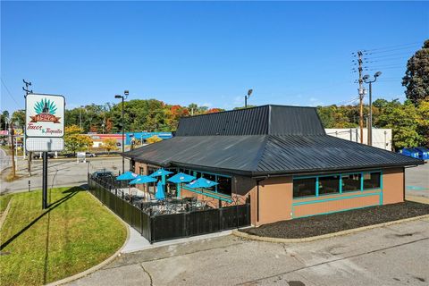 Photo of 810 Ohio River Blvd, Rochester, PA 15074 (MLS # 1726252)