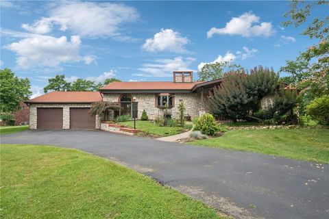 Photo of 353 Linnwood Rd, Eighty Four, PA 15330 (MLS # 1726161)