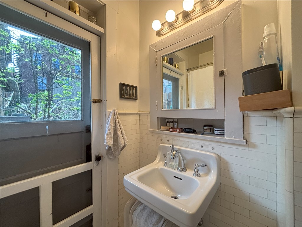 Regent Square, Pennsylvania 15221, United States, 1 Bedroom Bedrooms, ,1 BathroomBathrooms,Residential,Active,119624