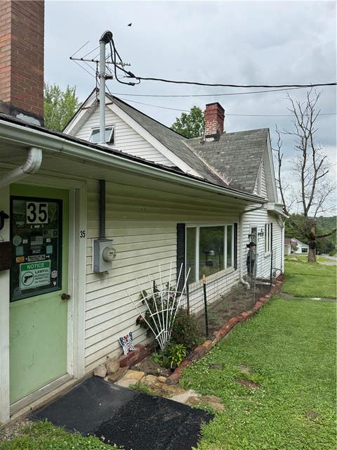 Homes For Sale - 35 Tunnel St St<br/> Donegal, PA 15376