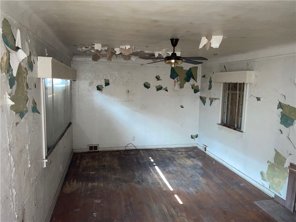 203 Elm St