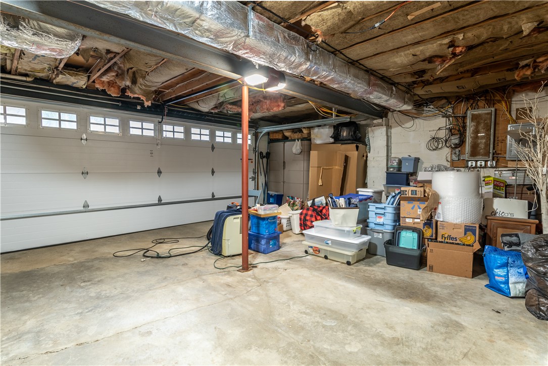 Center Twp, Pennsylvania 16001, United States, 3 Bedrooms Bedrooms, ,2 BathroomsBathrooms,Residential,Active,220344