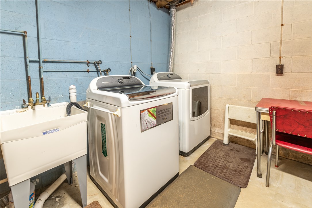 Center Twp, Pennsylvania 16001, United States, 3 Bedrooms Bedrooms, ,2 BathroomsBathrooms,Residential,Active,220344