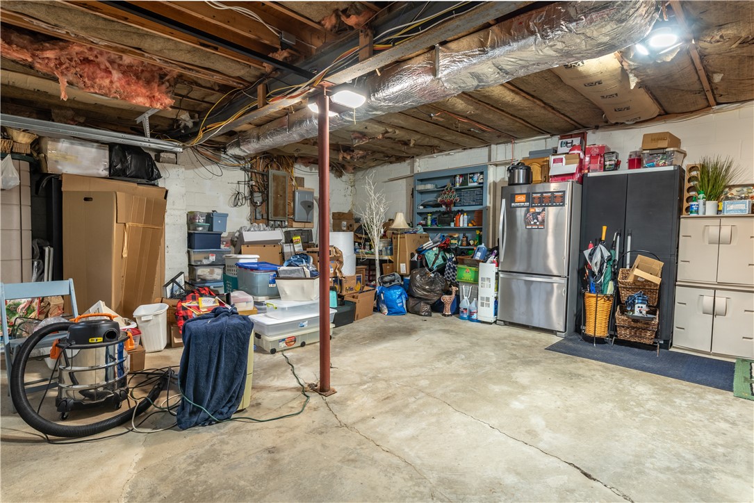 Center Twp, Pennsylvania 16001, United States, 3 Bedrooms Bedrooms, ,2 BathroomsBathrooms,Residential,Active,220344