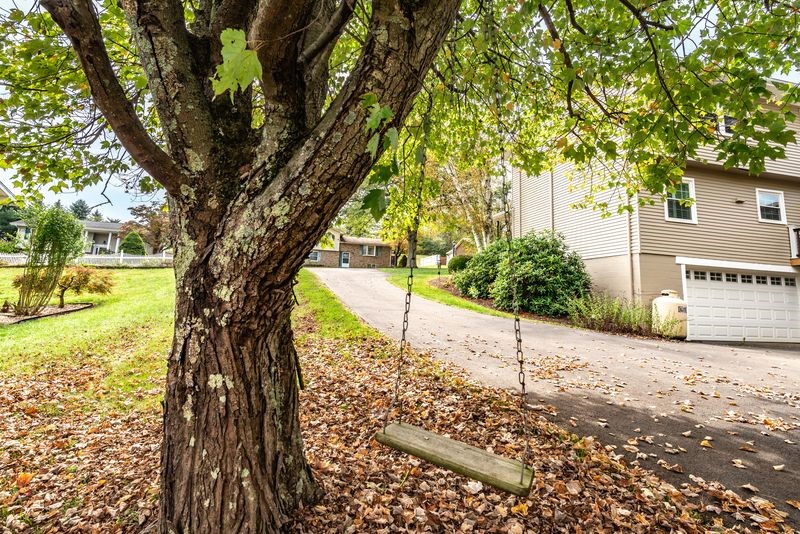 Center Twp, Pennsylvania 16001, United States, 3 Bedrooms Bedrooms, ,2 BathroomsBathrooms,Residential,Active,220344