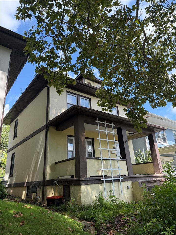 Photo 1 of 17 — 117 Ida Ave, Donora, PA 15033