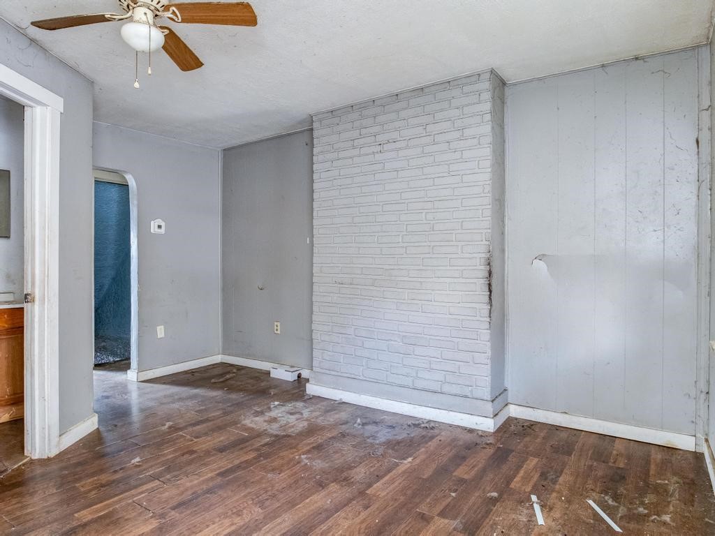 148/150 W Midland Ave