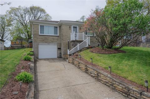 Photo of 922 Maple Ave, Pittsburgh, PA 15234 (MLS # 1748407)