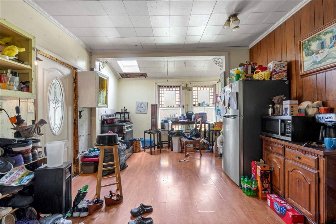 237 Parker St