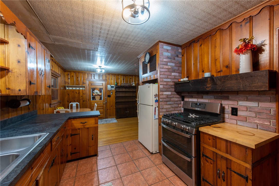 Allegheny Twp, Pennsylvania 15656, United States, 4 Bedrooms Bedrooms, ,1 BathroomBathrooms,Residential,Active,239302