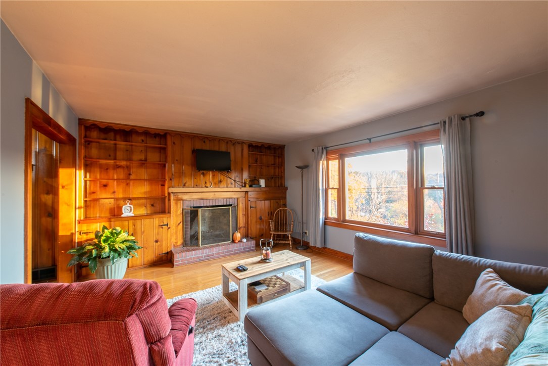 Allegheny Twp, Pennsylvania 15656, United States, 4 Bedrooms Bedrooms, ,1 BathroomBathrooms,Residential,Active,239302