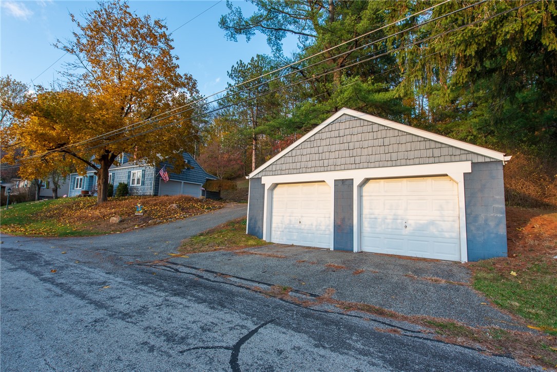 Allegheny Twp, Pennsylvania 15656, United States, 4 Bedrooms Bedrooms, ,1 BathroomBathrooms,Residential,Active,239302