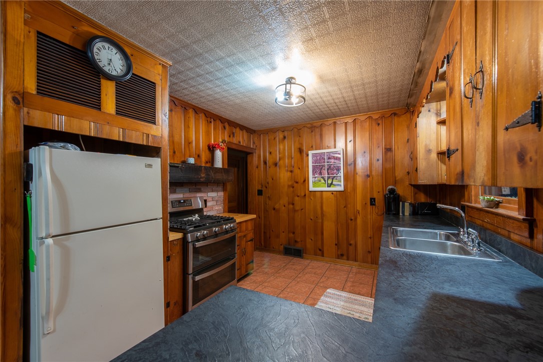 Allegheny Twp, Pennsylvania 15656, United States, 4 Bedrooms Bedrooms, ,1 BathroomBathrooms,Residential,Active,239302