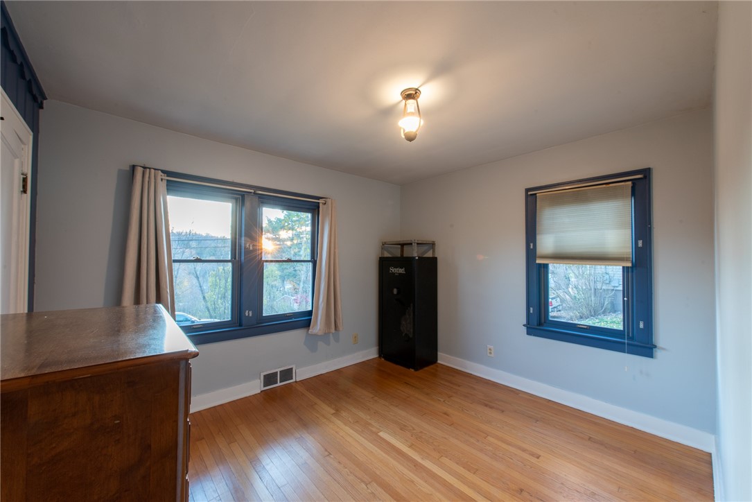 Allegheny Twp, Pennsylvania 15656, United States, 4 Bedrooms Bedrooms, ,1 BathroomBathrooms,Residential,Active,239302