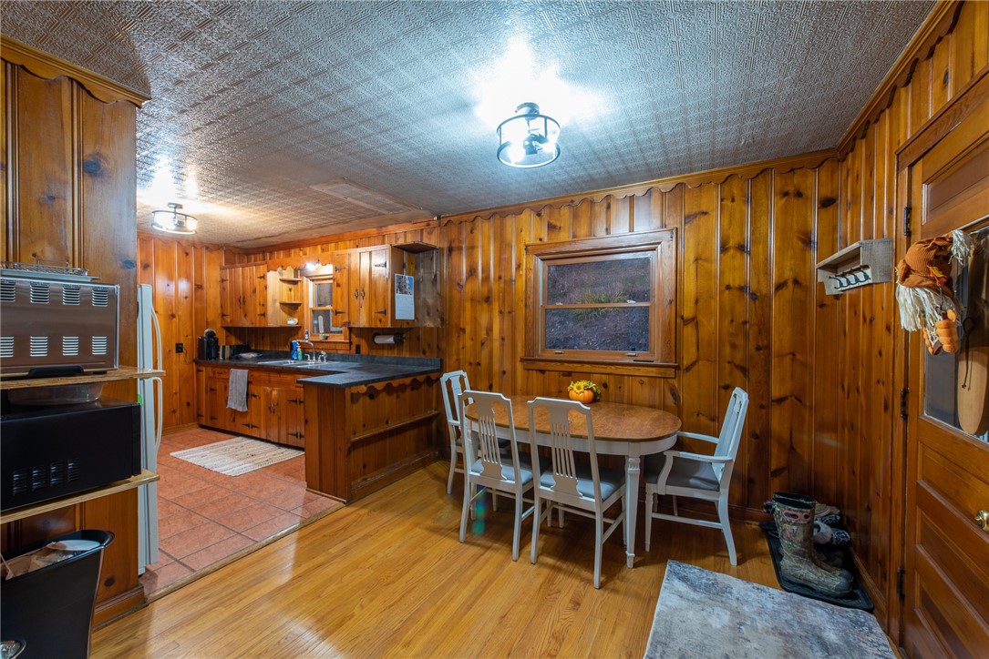 Allegheny Twp, Pennsylvania 15656, United States, 4 Bedrooms Bedrooms, ,1 BathroomBathrooms,Residential,Active,239302