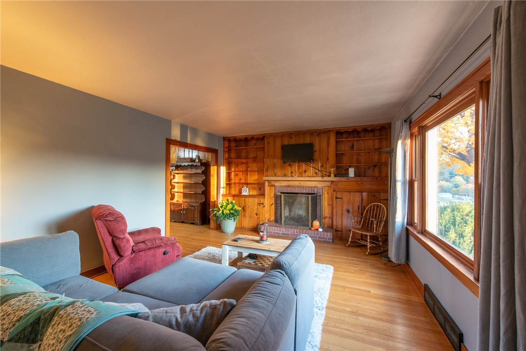 Allegheny Twp, Pennsylvania 15656, United States, 4 Bedrooms Bedrooms, ,1 BathroomBathrooms,Residential,Active,239302