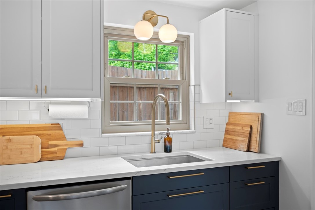 Brookline, Pennsylvania 15226, United States, 3 Bedrooms Bedrooms, ,1 BathroomBathrooms,Residential,Contingent,131134