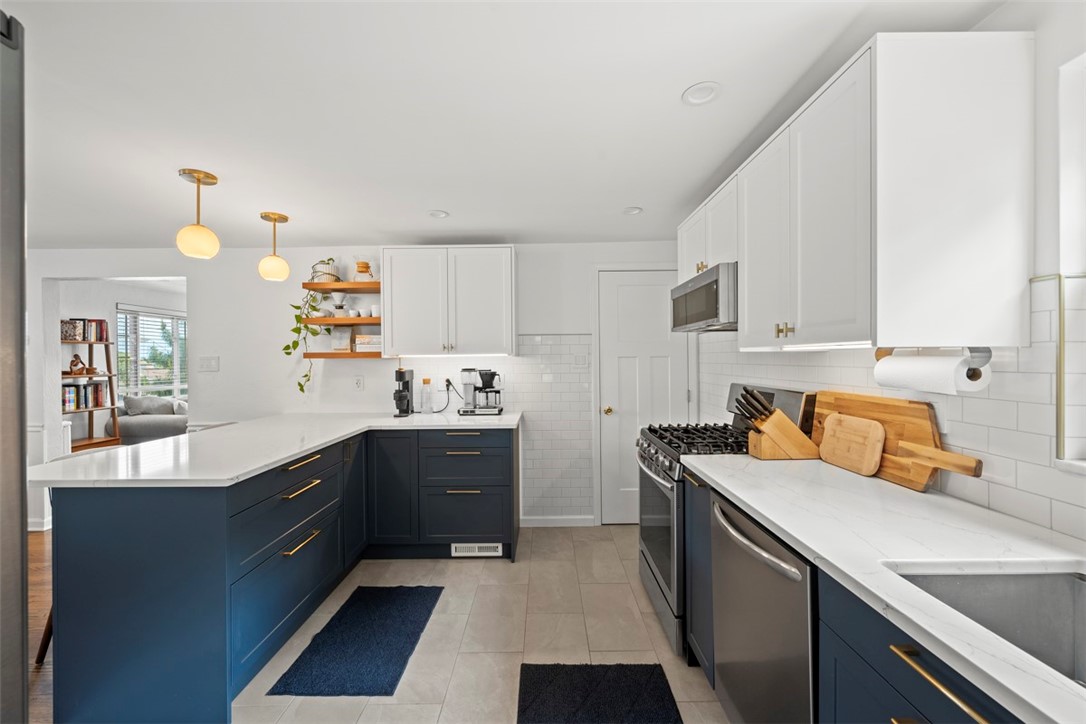 Brookline, Pennsylvania 15226, United States, 3 Bedrooms Bedrooms, ,1 BathroomBathrooms,Residential,Contingent,131134