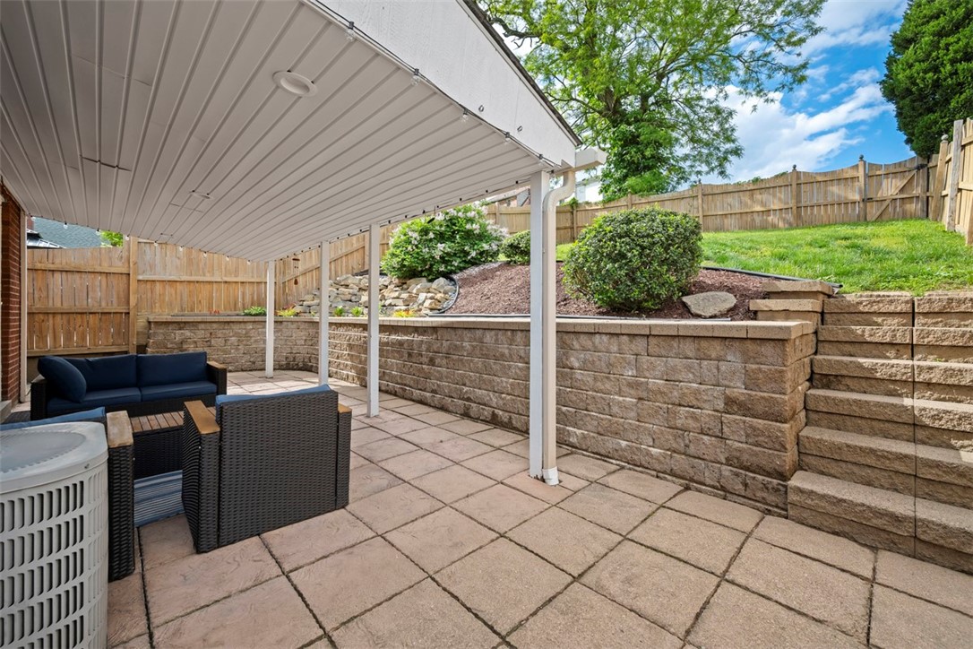 Brookline, Pennsylvania 15226, United States, 3 Bedrooms Bedrooms, ,1 BathroomBathrooms,Residential,Contingent,131134