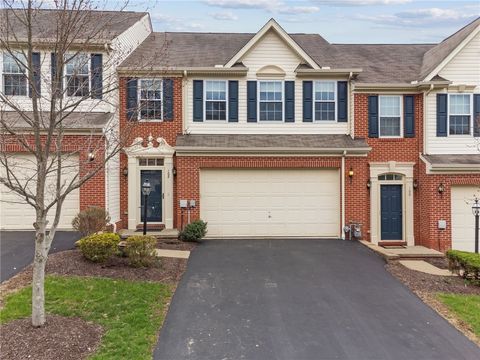 Photo of 102 Bellefield Ct, Gibsonia, PA 15044 (MLS # 1746155)