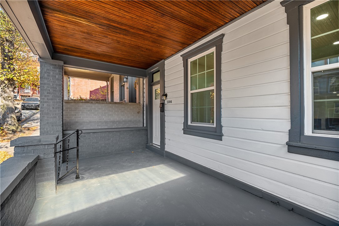 1206 Linden Place