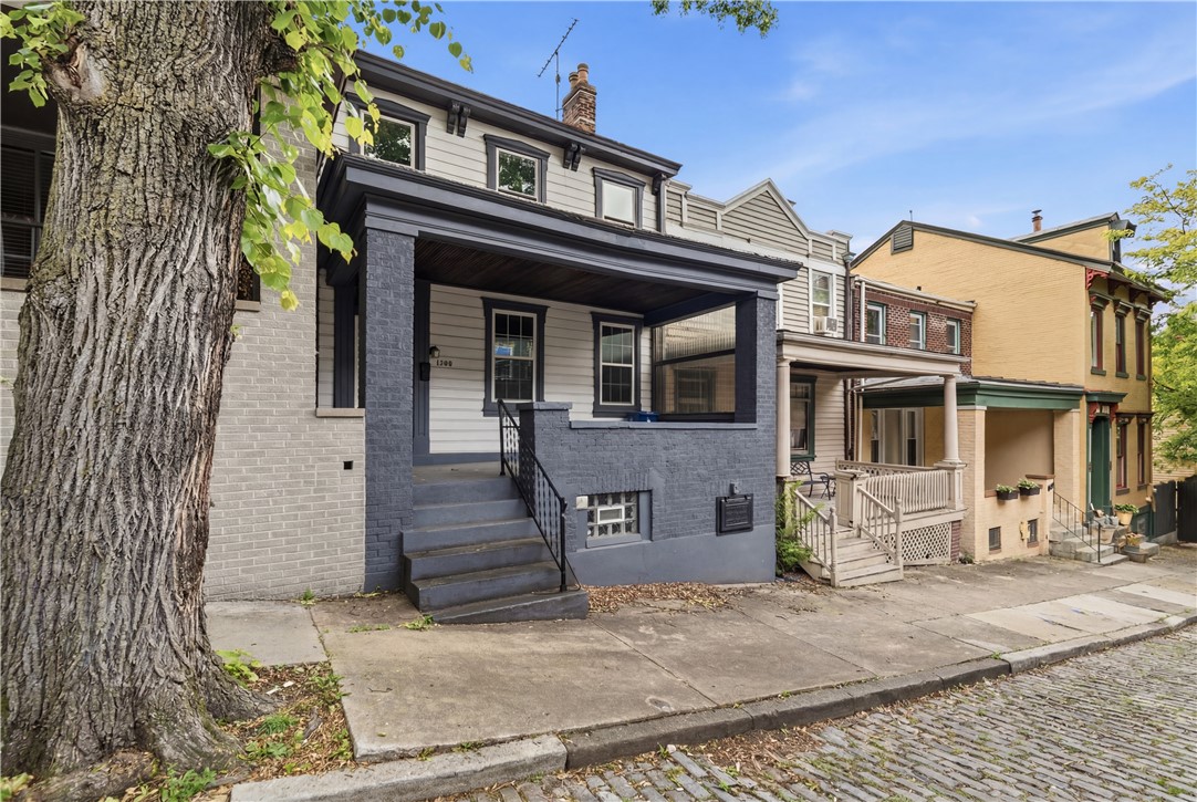 1206 Linden Place