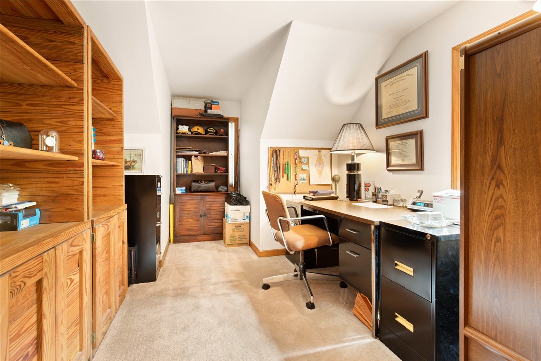 Westmont Hilltop School District, Pennsylvania 15905, United States, 5 Bedrooms Bedrooms, ,4 BathroomsBathrooms,Residential,Active,162014