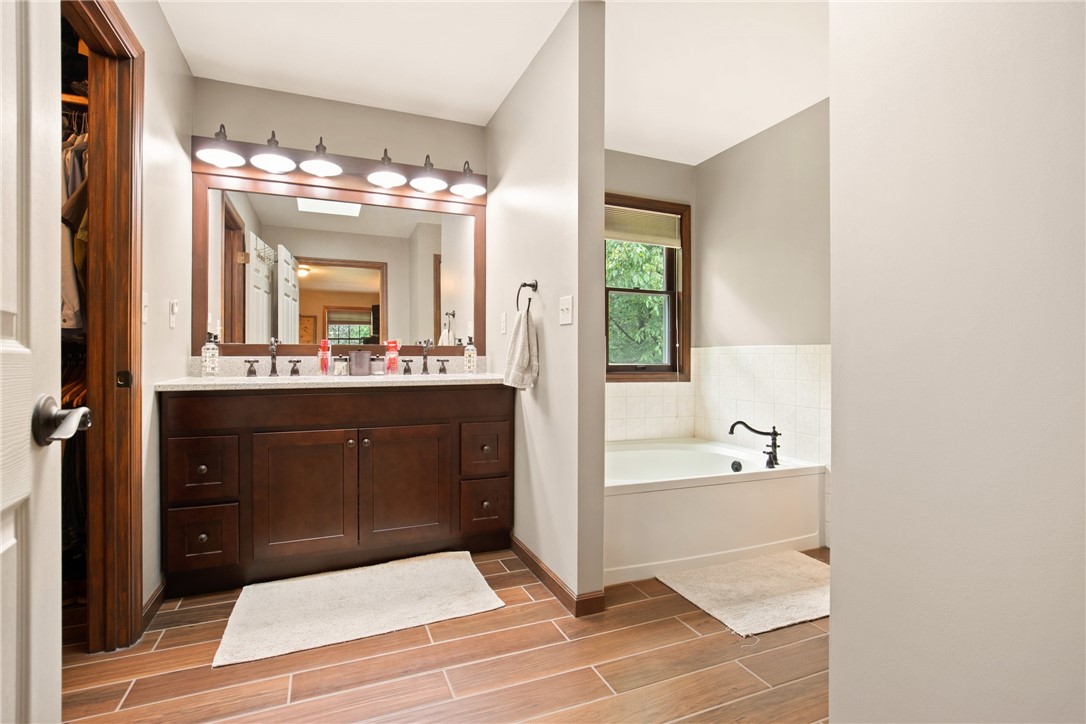 Westmont Hilltop School District, Pennsylvania 15905, United States, 5 Bedrooms Bedrooms, ,4 BathroomsBathrooms,Residential,Active,162014