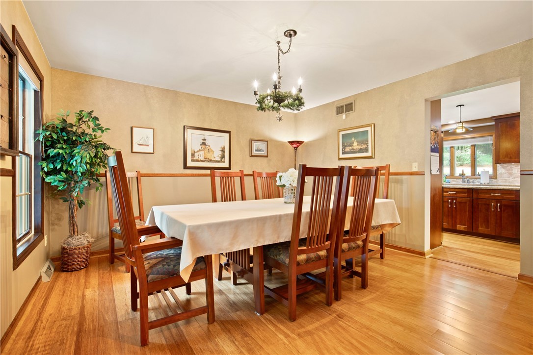 Westmont Hilltop School District, Pennsylvania 15905, United States, 5 Bedrooms Bedrooms, ,4 BathroomsBathrooms,Residential,Active,162014