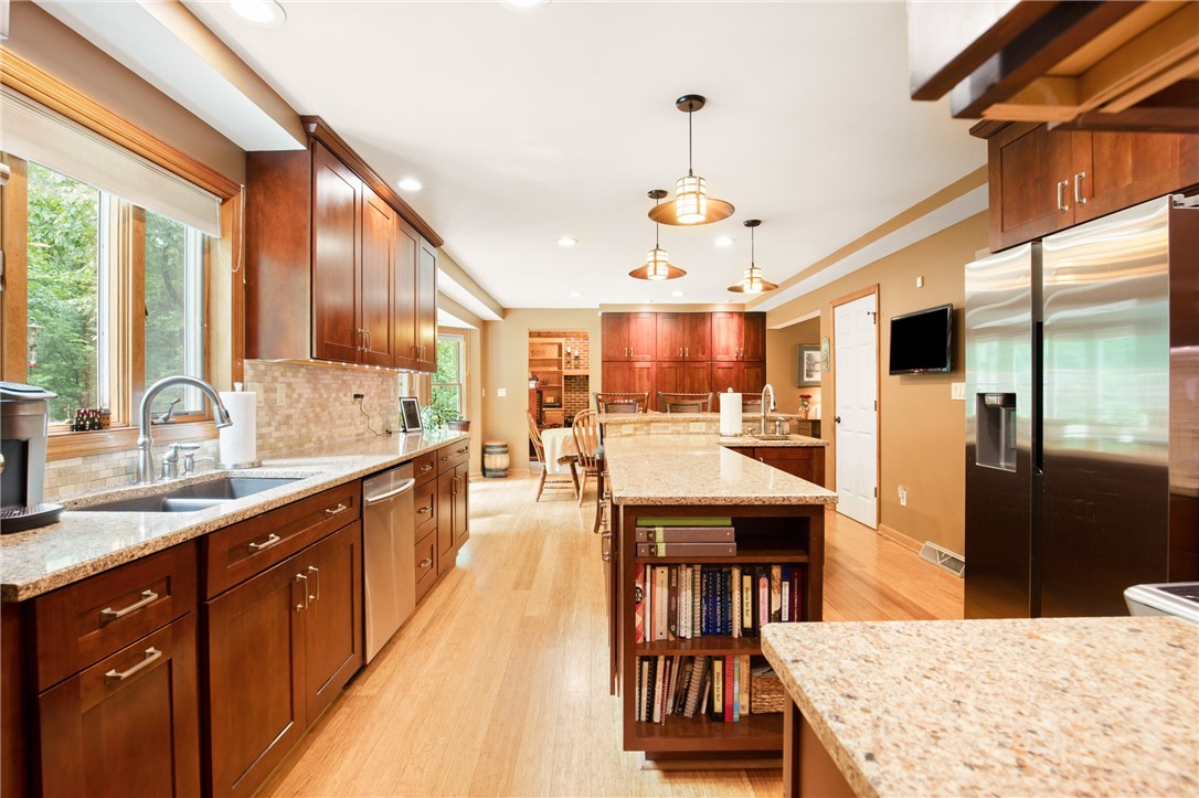 Westmont Hilltop School District, Pennsylvania 15905, United States, 5 Bedrooms Bedrooms, ,4 BathroomsBathrooms,Residential,Active,162014