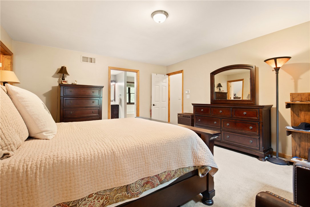 Westmont Hilltop School District, Pennsylvania 15905, United States, 5 Bedrooms Bedrooms, ,4 BathroomsBathrooms,Residential,Active,162014