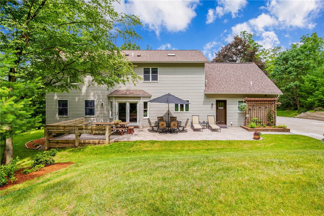 Westmont Hilltop School District, Pennsylvania 15905, United States, 5 Bedrooms Bedrooms, ,4 BathroomsBathrooms,Residential,Active,162014