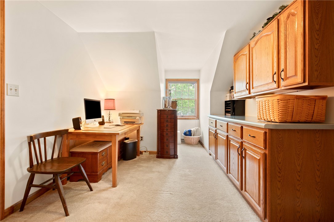 Westmont Hilltop School District, Pennsylvania 15905, United States, 5 Bedrooms Bedrooms, ,4 BathroomsBathrooms,Residential,Active,162014