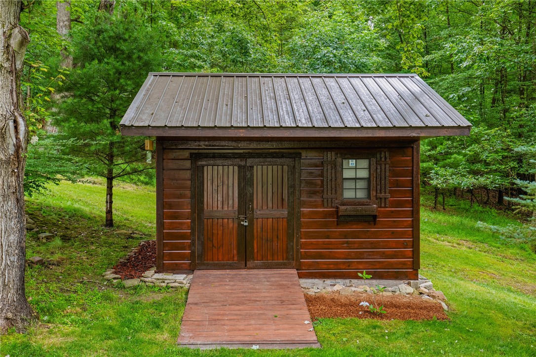 Westmont Hilltop School District, Pennsylvania 15905, United States, 5 Bedrooms Bedrooms, ,4 BathroomsBathrooms,Residential,Active,162014