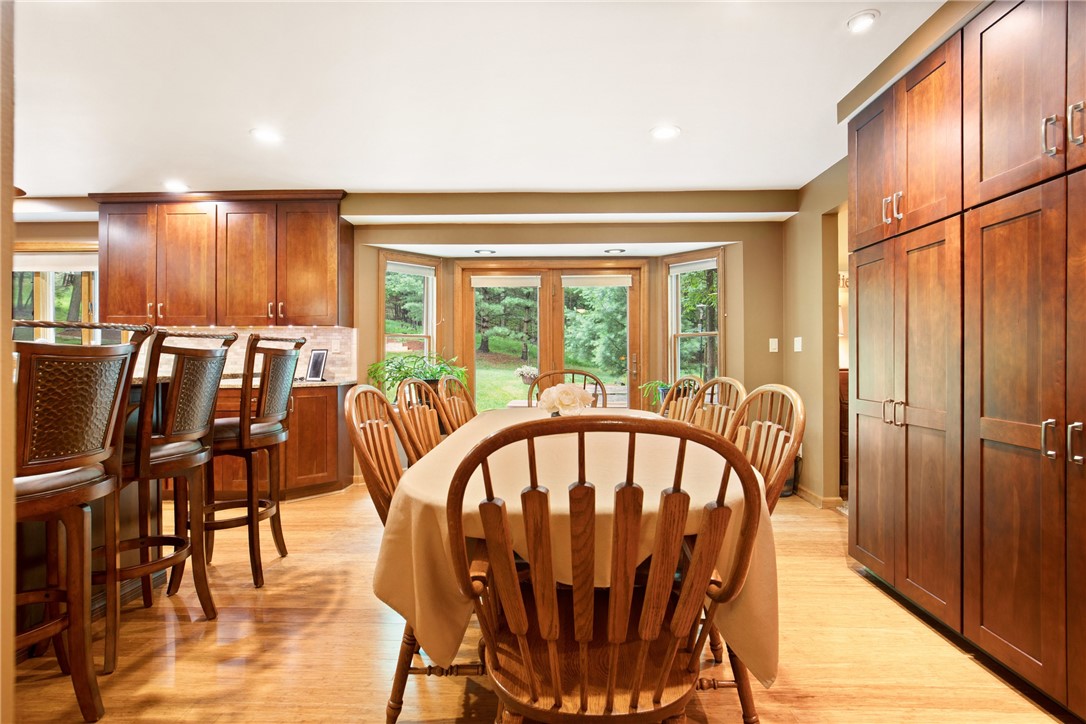 Westmont Hilltop School District, Pennsylvania 15905, United States, 5 Bedrooms Bedrooms, ,4 BathroomsBathrooms,Residential,Active,162014