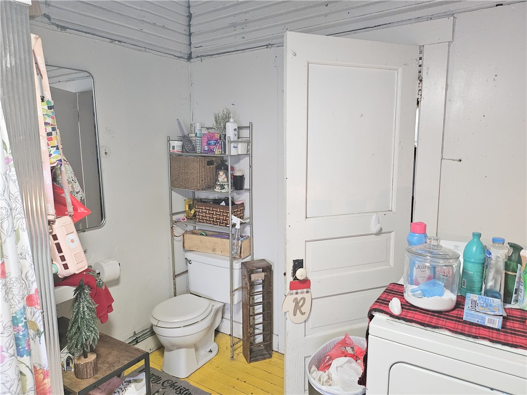 Slippery Rock Boro, Pennsylvania 16057, United States, 4 Bedrooms Bedrooms, ,2 BathroomsBathrooms,Residential,Active,253502