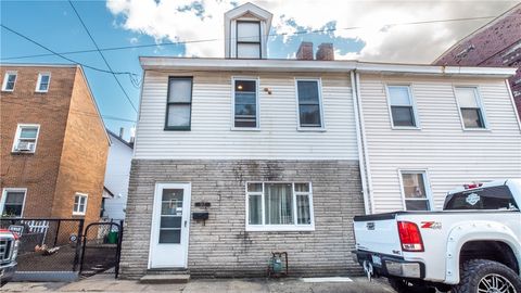 Photo of 917 Penn St, Pittsburgh, PA 15215 (MLS # 1724630)