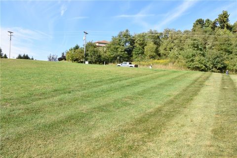 Photo of 107 Crystal Drive, Indiana, PA 15701 (MLS # 1726804)