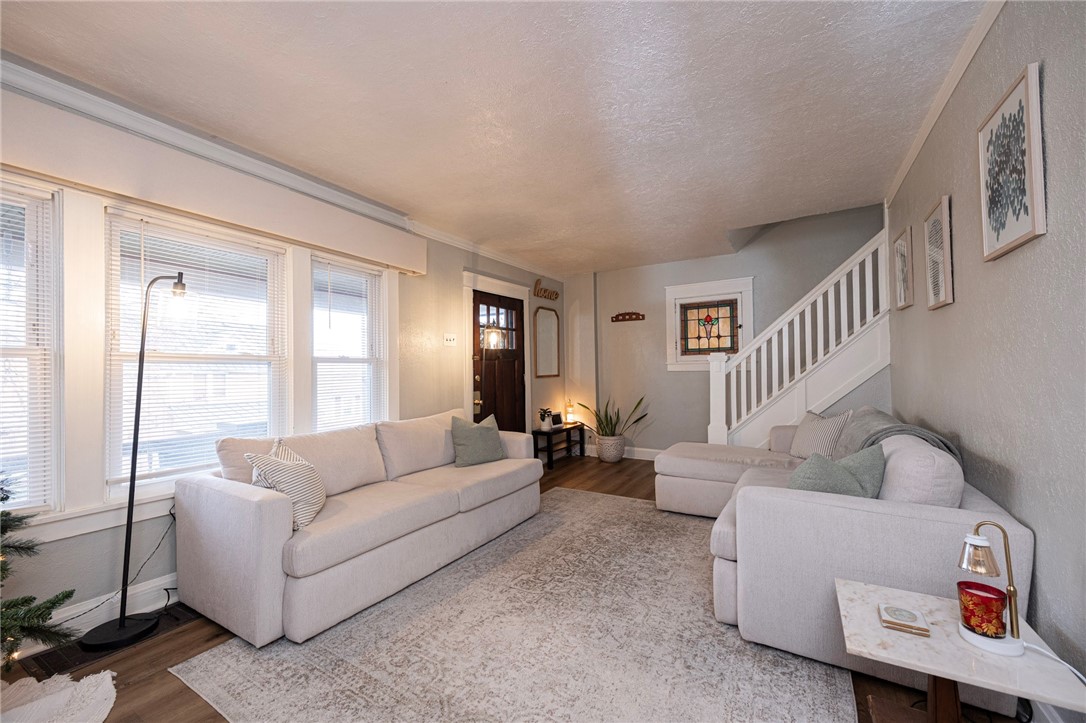 Dormont, Pennsylvania 15216, United States, 3 Bedrooms Bedrooms, ,1 BathroomBathrooms,Residential,Active,251495